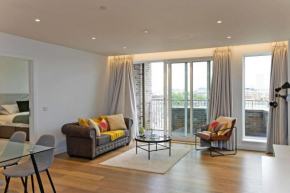 Kings Cross 2 Bed with City Views, AC, Balcony